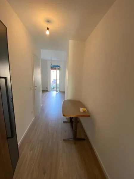 Tirane, jepet me qera ambjent biznesi Kati 1, 22 m² 250 € (Rruga. Jordan Misja)