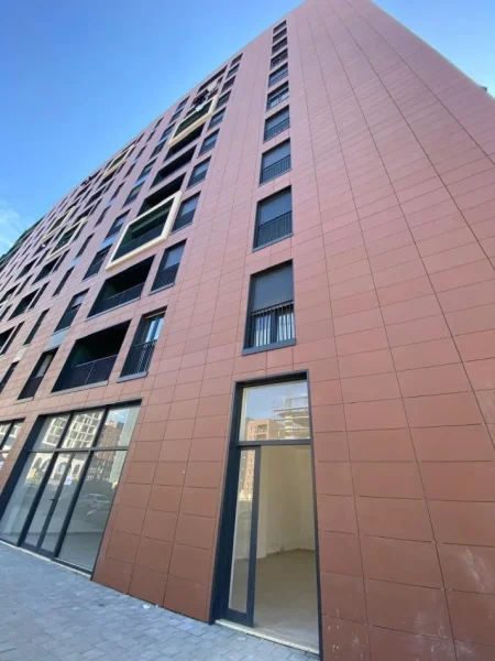 Tirane, jepet me qera ambjent biznesi Kati 0, 84 m² 800 € (Rruga.Jordan Misja)