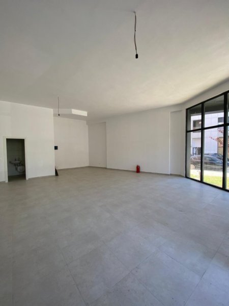 Tirane, jepet me qera ambjent biznesi Kati 0, 84 m² 800 € (Rruga.Jordan Misja)