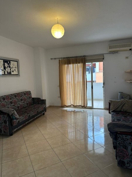 Tirane, jepet me qera apartament 2+1+Ballkon Kati 7, 75 m² 400 € (astir)