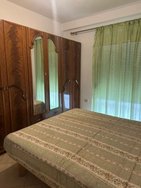 Tirane, jepet me qera apartament 2+1+Ballkon Kati 7, 75 m² 400 € (astir)