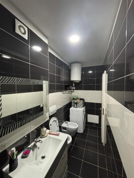 Tirane, jepet me qera apartament 2+1 Kati 4, 80 m² 750 € (21 DHJETORI)