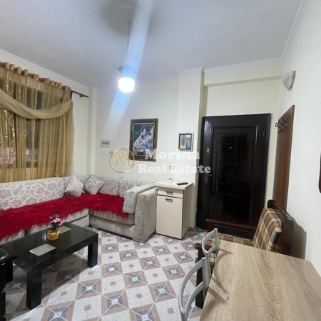 Tirane, jepet me qera shtepi 1+1 Kati 2, 65 m² 450 € 