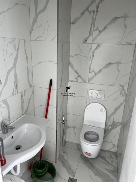 Tirane, jepet me qera zyre Kati 1, 63 m² 1.000 € (LAKE VIEW)