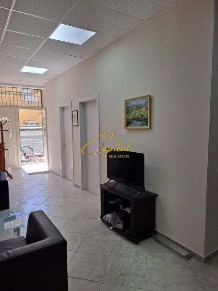 Tirane, jepet me qera apartament 2+1 Kati 1, 107 m² 750 € (21 DHJETORI)