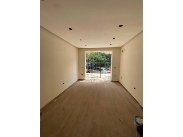 Tirane, shitet apartament 2+1+Ballkon Kati 0, 90 m² 170.000 € (OXHAKU)