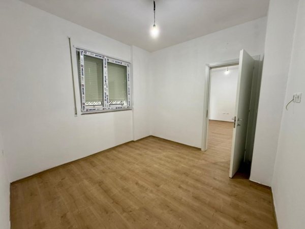 Shitet apartament 1+1+verande , 135.000 €