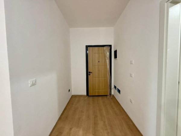 Shitet apartament 1+1+verande , 135.000 €