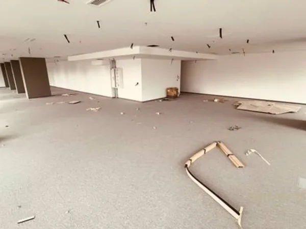 Tirane, jepet me qera zyre Kati 6, 758 m² 20.000 € (Downtown One)