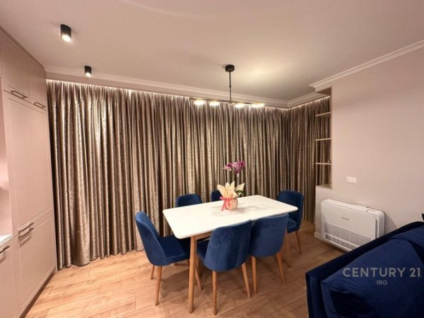 Tirane, jepet me qera apartament 3+1+Ballkon Kati 5, 125 m² 1.100 € (Jordan Misja)