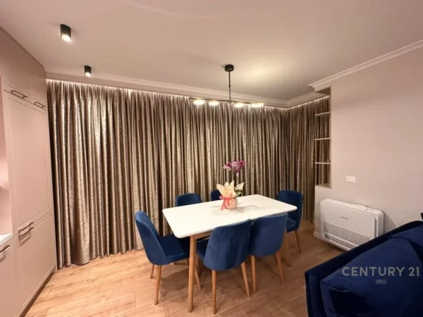 Tirane, jepet me qera apartament 3+1+Ballkon Kati 5, 125 m² 1.100 € (Jordan Misja)