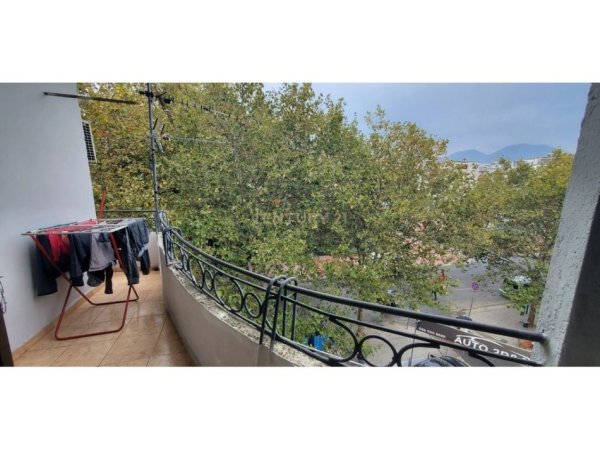 Tirane, shitet apartament 1+1 Kati 4, 54 m² 99.000 € (Xhamlliku)