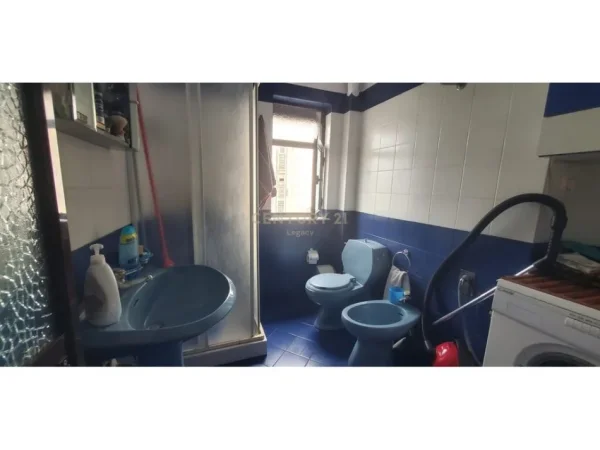 Tirane, shitet apartament 1+1 Kati 4, 54 m² 99.000 € (Xhamlliku)