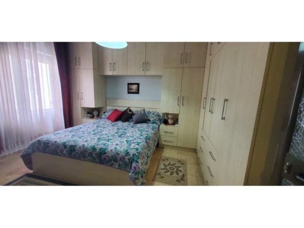 Tirane, shitet apartament 1+1 Kati 4, 54 m² 99.000 € (Xhamlliku)