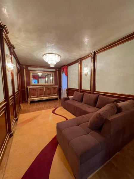 Tirane, jepet me qera apartament 1+1 Kati 6, 130 m² 1.100 € (PAZARI RI)
