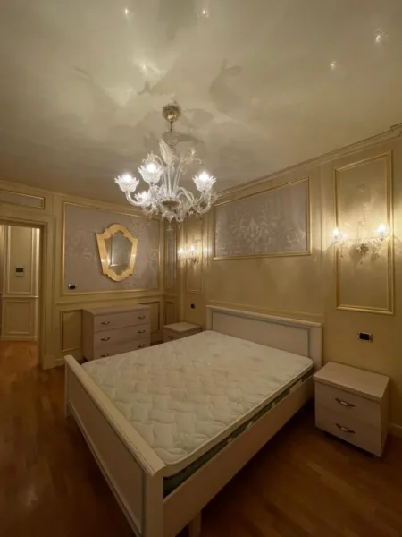 Tirane, jepet me qera apartament 1+1 Kati 6, 130 m² 1.100 € (PAZARI RI)