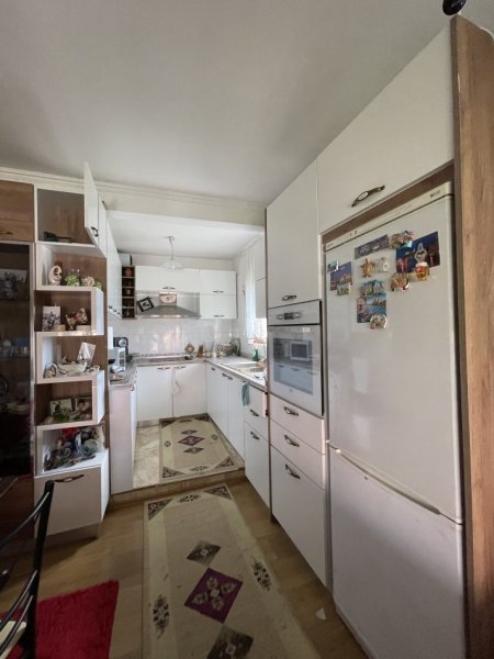 Tirane, jepet me qera apartament 2+1+Ballkon Kati 2, 100 m² 350 € (Selite)