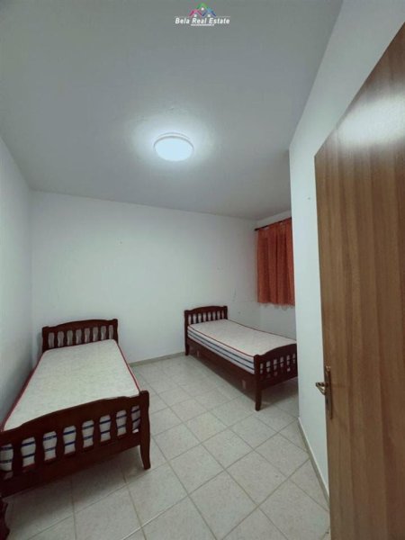 Tirane, jepet me qera apartament 2+1 Kati 8, 110 m² 500 € (mikel maruli)