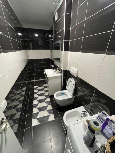 Tirane, jepet me qera apartament 2+1 Kati 4, 98 m² 700 € (21 dhjetori)