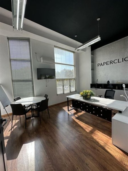 Tirane, jepet me qera zyre Kati 2, 180 m² 4.000 € (myslym shyri)