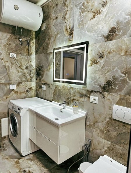Tirane, jepet me qera apartament 2+1 Kati 3, 70 m² 1.000 € (BLLOKU)