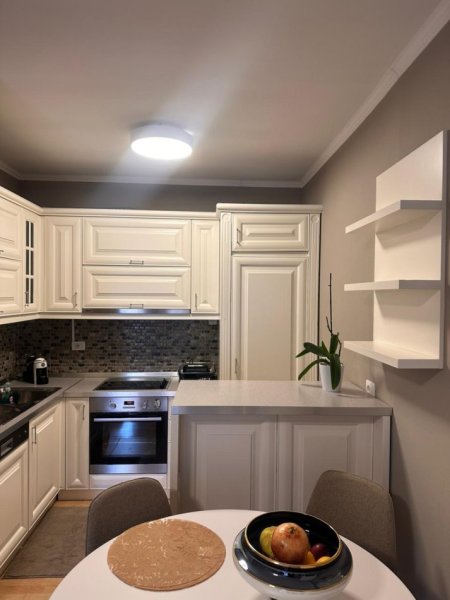 Tirane, jepet me qera apartament 1+1+Aneks+Ballkon Kati 4, 67 m² 600 € 