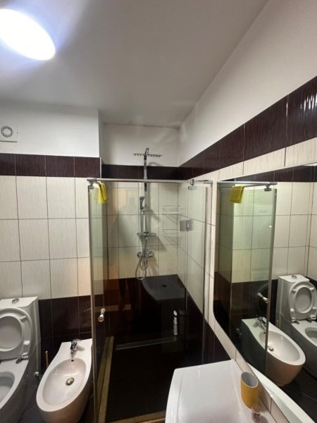 Tirane, jepet me qera apartament 1+1+Aneks+Ballkon Kati 4, 67 m² 600 € 