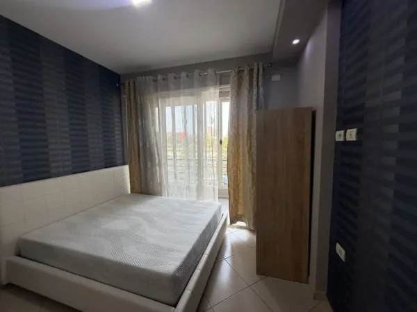 Tirane, jepet me qera apartament 2+1+Aneks+Ballkon Kati 6, 84 m² 600 € (St Trenit Bulevardi Ri)