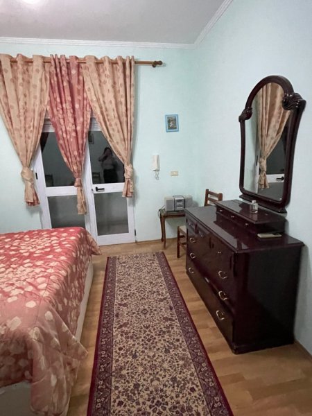 Tirane, jepet me qera shtepi 3+1+Ballkon , 111 m² 750 € (Rruga Bardhyl)