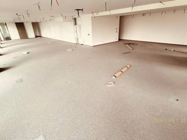 Tirane, jepet me qera zyre Kati 6, 785 m² 20.000 € (Downtown One)