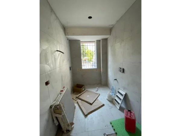 Tirane, shitet apartament 2+1 Kati 0, 90 m² 170.000 € (OXHAKU)