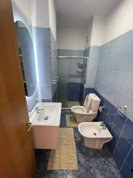 Tirane, shitet apartament 1+1+Ballkon Kati 8, 63 m² 109.000 € (Bar Artisti Astir)