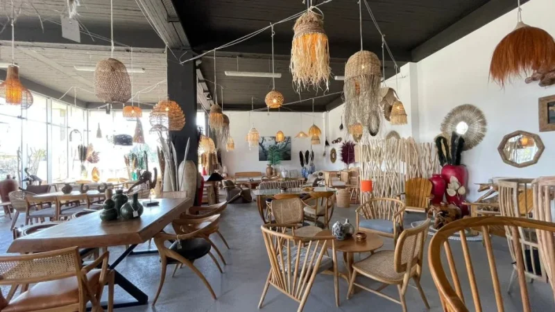 Tirane, shitet ambjent biznesi , 1.870 m² 2.500.000 € (Autostrada Tiranë–Durrës)