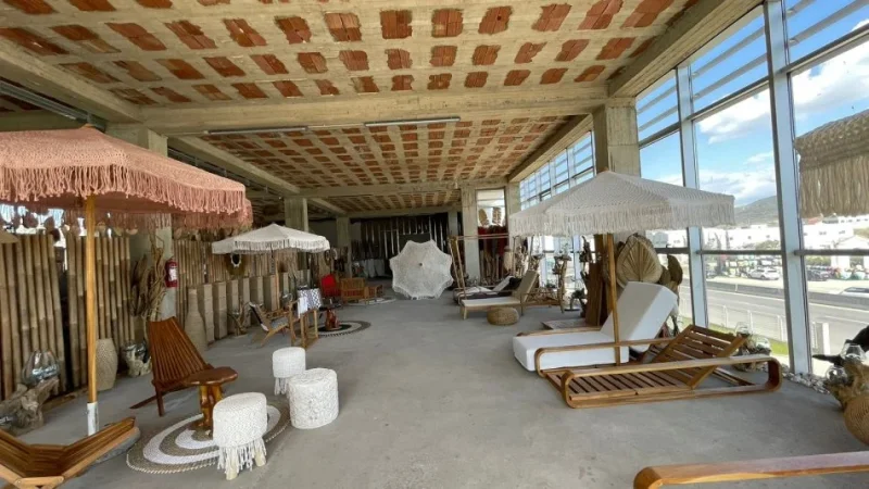 Tirane, shitet ambjent biznesi , 1.870 m² 2.500.000 € (Autostrada Tiranë–Durrës)