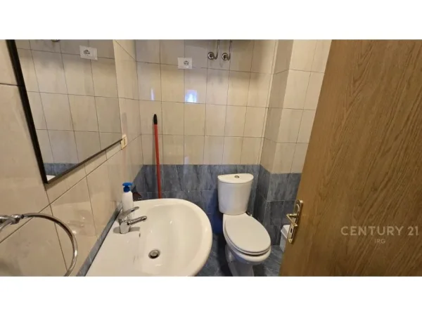 Tirane, jepet me qera apartament 2+1 Kati 7, 100 m² 600 € 