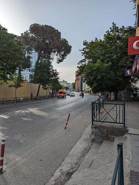 Tirane, shitet dyqan Kati 0, 149 m² 581.000 € (Rruga e Elbasani)