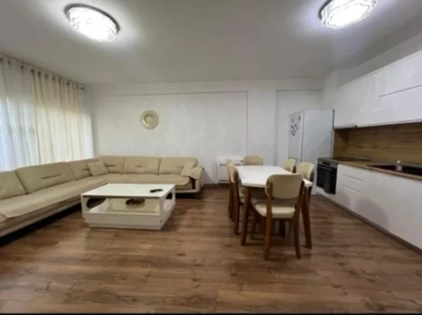 Tirane, jepet me qera apartament 2+1 Kati 2, 94 m² 750 € (Kopshti botanik)