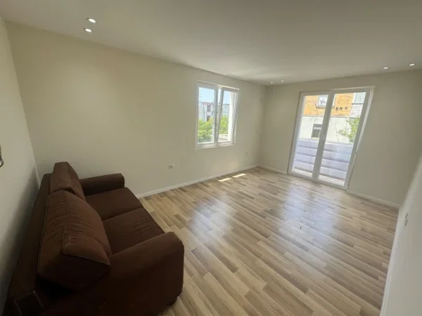 Tirane, shitet apartament 2+1 Kati 3, 76 m² 155.000 € (MINE PEZA)