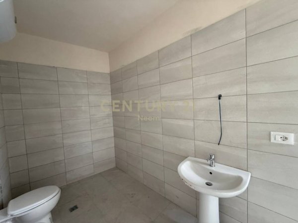 Tirane, shitet apartament 2+1+Aneks+Ballkon Kati 7, 108 m² 174.000 € (Shkolla e Bashkuar)