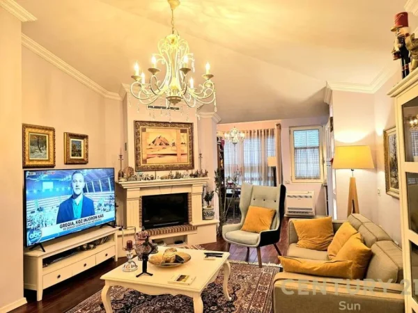 Tirane, shitet apartament+verande | Penthouse 2+1+Ballkon Kati 4, 150 m² 325.000 € (Liqeni i thate)