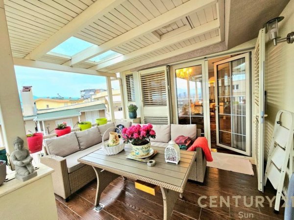 Tirane, shitet apartament+verande | Penthouse 2+1+Ballkon Kati 4, 150 m² 325.000 € (Liqeni i thate)