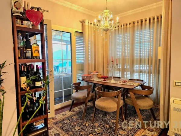 Tirane, shitet apartament+verande | Penthouse 2+1+Ballkon Kati 4, 150 m² 325.000 € (Liqeni i thate)