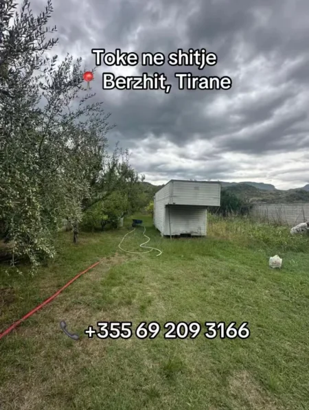 Tirane, shitet toke , 840 m² (Berzhite)