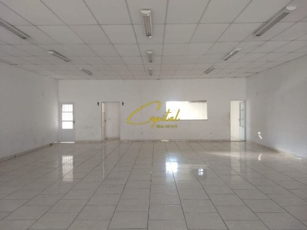 Tirane, jepet me qera magazine Kati 0, 100 m² 550 € (VARRI I BAMIT)