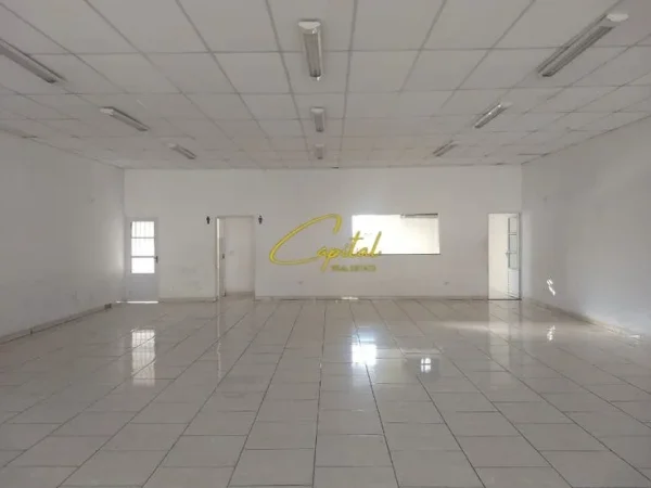 Tirane, jepet me qera magazine Kati 0, 100 m² 550 € (VARRI I BAMIT)