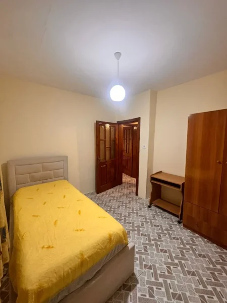 Tirane, jepet me qera apartament 3+1+Aneks+Ballkon Kati 4, 87 m² 600 € (BULEVARDI ZOGU 1)
