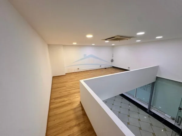 Tirane, shitet ambjent biznesi Kati 1, 36 m² 160.000 € (Rruga Barrikadave)