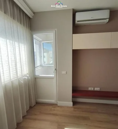 Tirane, jepet me qera apartament 2+1+Ballkon Kati 7, 80 m² 800 € (prane Big Market)