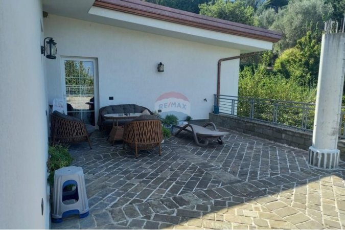 Tirane, shitet Vile 2 Katshe Kati 1, 1.640 m² 1.100.000 € (Bërzhitë-Dobresh (ID: 530191063-145)