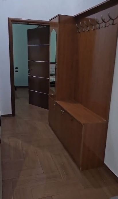 Jepet Hyrje 1+1 me Qera tek Vilat Gjermane afer Ekonomikut, VETEM VAJZA 300 €uro